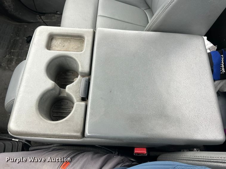 image for item FC5123 2016 Ford F250 Super Duty utility bed pickup truck