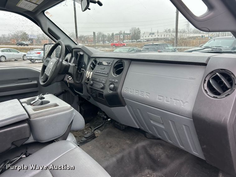 image for item FC5123 2016 Ford F250 Super Duty utility bed pickup truck