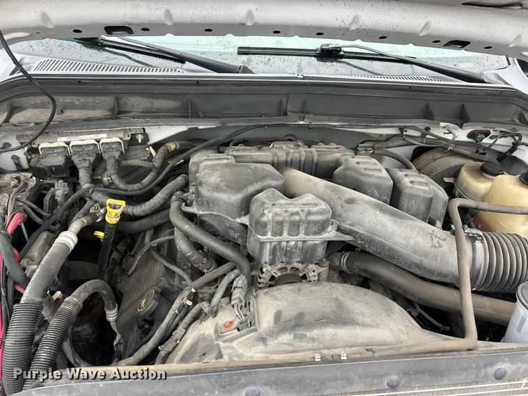 image for item FC5123 2016 Ford F250 Super Duty utility bed pickup truck