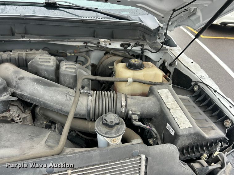 image for item FC5123 2016 Ford F250 Super Duty utility bed pickup truck