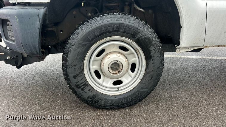 image for item FC5123 2016 Ford F250 Super Duty utility bed pickup truck