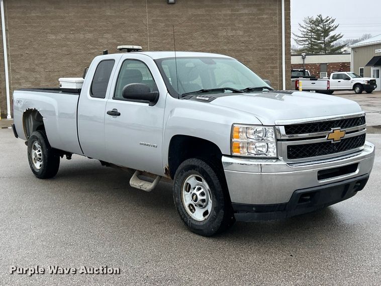 image for item FC5127 2013 Chevrolet Silverado 2500HD Ext. Cab pickup truck
