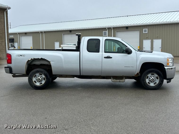 image for item FC5127 2013 Chevrolet Silverado 2500HD Ext. Cab pickup truck