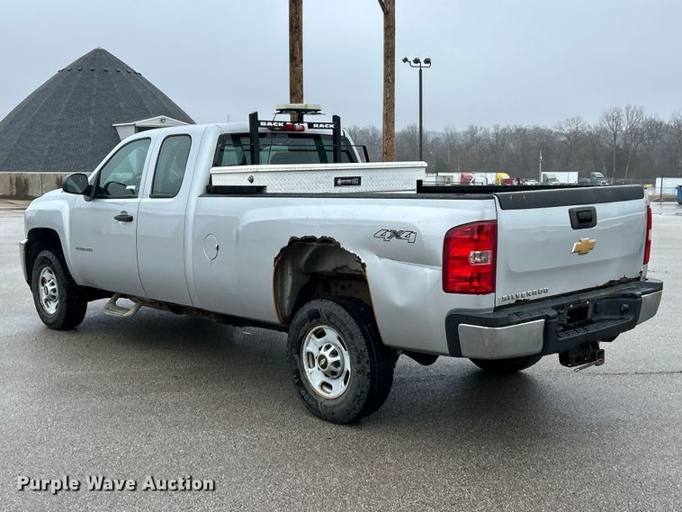 image for item FC5127 2013 Chevrolet Silverado 2500HD Ext. Cab pickup truck
