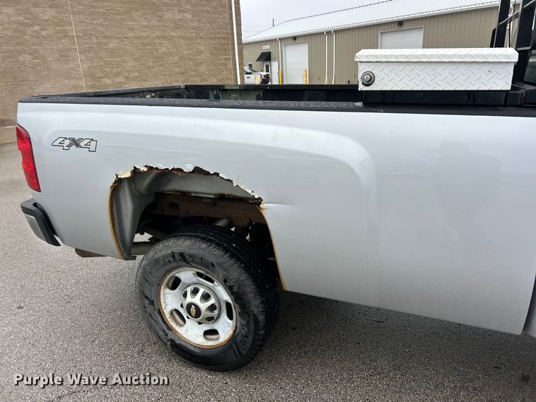 image for item FC5127 2013 Chevrolet Silverado 2500HD Ext. Cab pickup truck