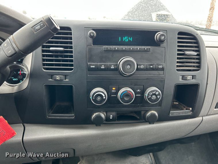 image for item FC5127 2013 Chevrolet Silverado 2500HD Ext. Cab pickup truck