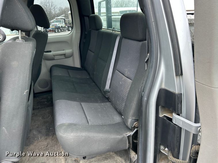 image for item FC5127 2013 Chevrolet Silverado 2500HD Ext. Cab pickup truck