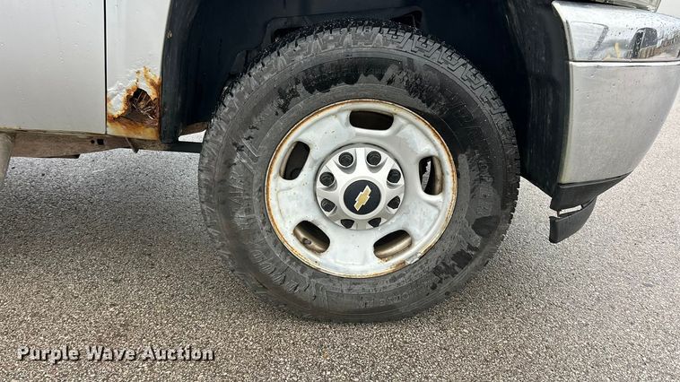 image for item FC5127 2013 Chevrolet Silverado 2500HD Ext. Cab pickup truck