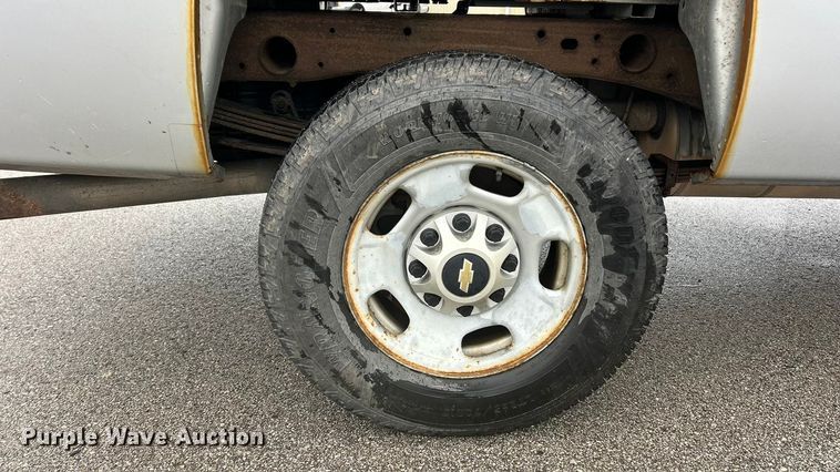 image for item FC5127 2013 Chevrolet Silverado 2500HD Ext. Cab pickup truck