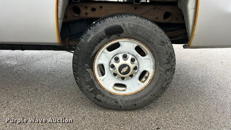 image for item FC5127 2013 Chevrolet Silverado 2500HD Ext. Cab pickup truck