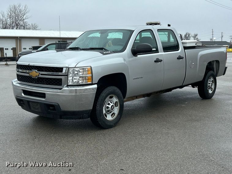 image for item FC5128 2013 Chevrolet Silverado 2500HD Crew Cab pickup truck