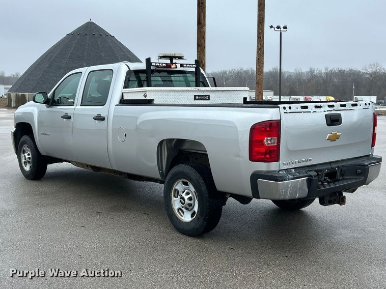 image for item FC5128 2013 Chevrolet Silverado 2500HD Crew Cab pickup truck