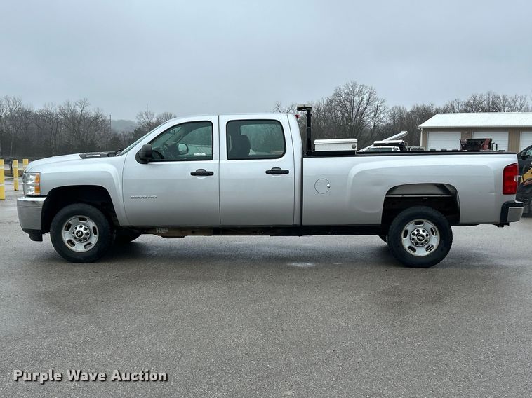 image for item FC5128 2013 Chevrolet Silverado 2500HD Crew Cab pickup truck