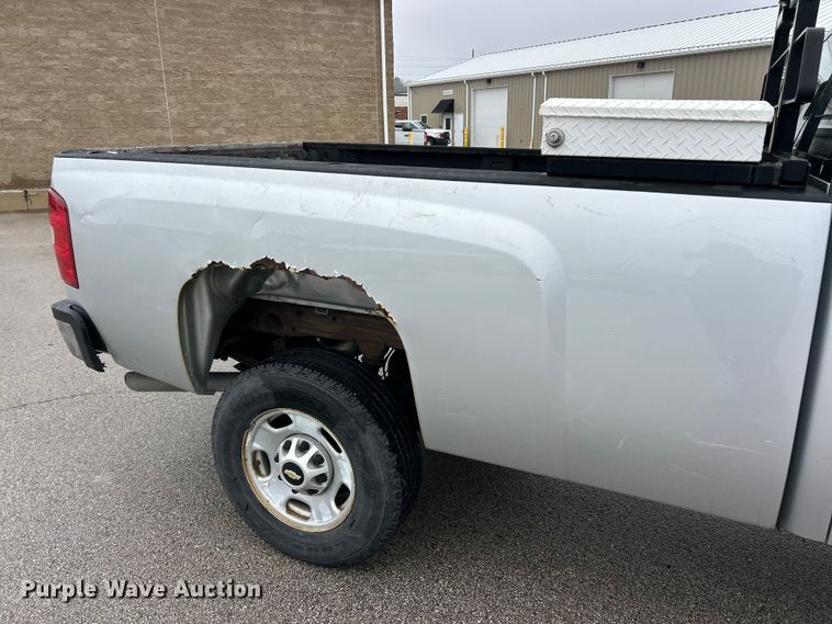 image for item FC5128 2013 Chevrolet Silverado 2500HD Crew Cab pickup truck