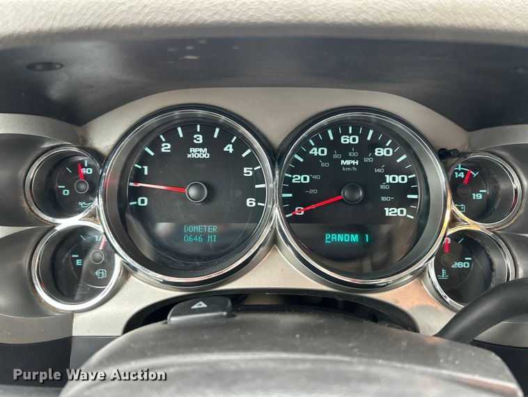 image for item FC5128 2013 Chevrolet Silverado 2500HD Crew Cab pickup truck