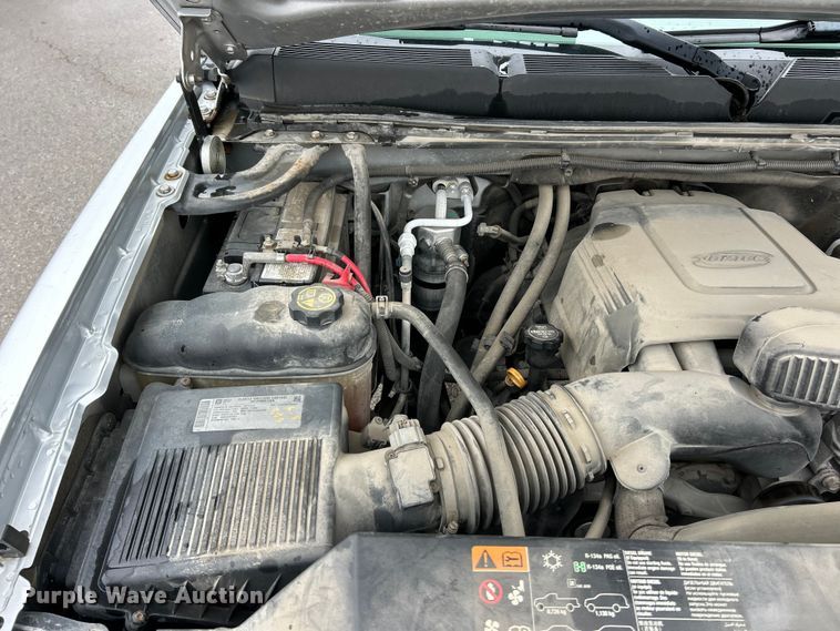 image for item FC5128 2013 Chevrolet Silverado 2500HD Crew Cab pickup truck