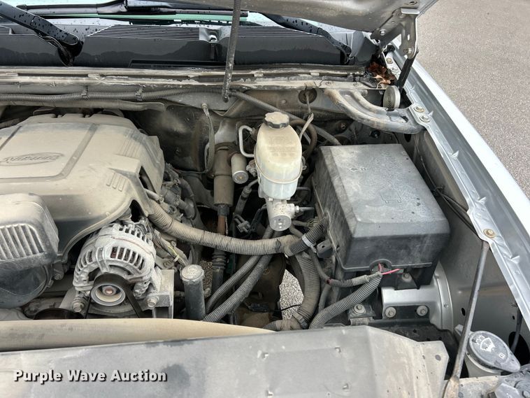 image for item FC5128 2013 Chevrolet Silverado 2500HD Crew Cab pickup truck