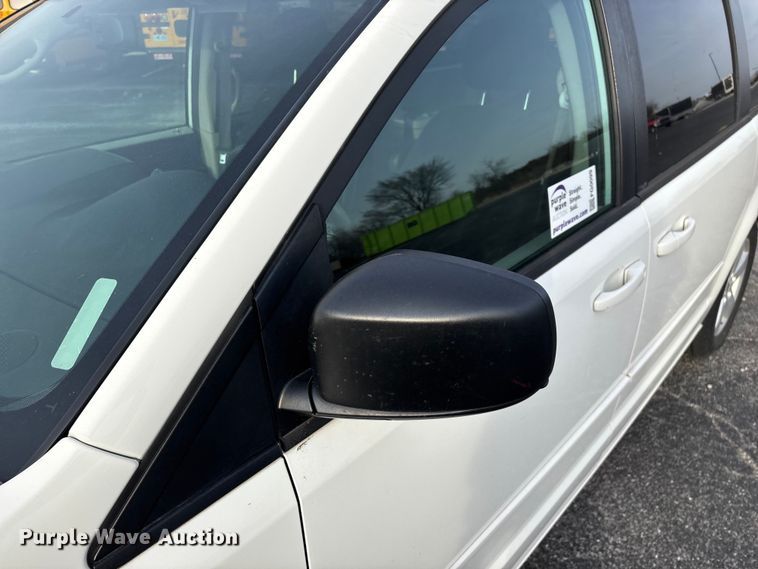 image for item FG0099 2013 Dodge Grand Caravan van