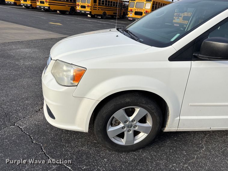 image for item FG0099 2013 Dodge Grand Caravan van