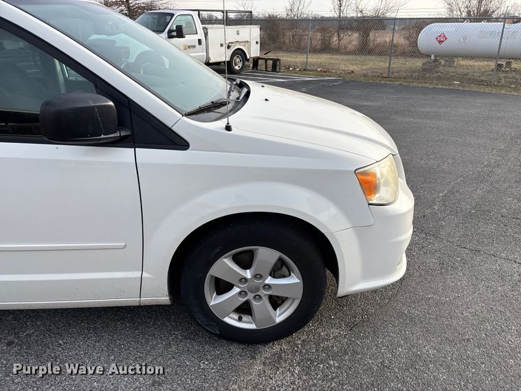 image for item FG0099 2013 Dodge Grand Caravan van