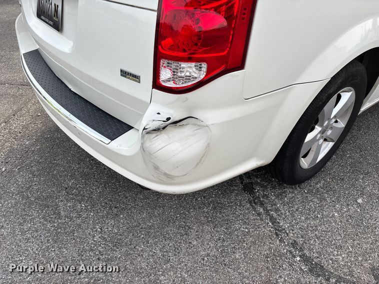 image for item FG0099 2013 Dodge Grand Caravan van