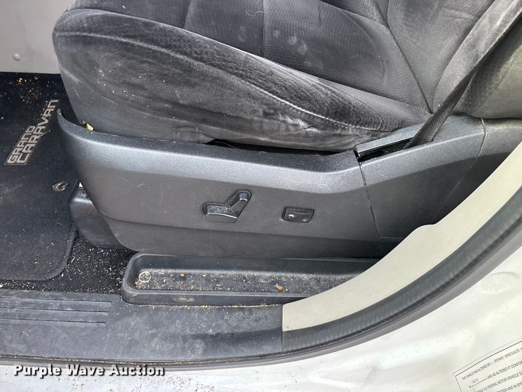 image for item FG0099 2013 Dodge Grand Caravan van