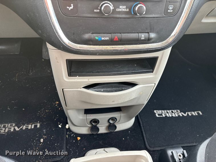 image for item FG0099 2013 Dodge Grand Caravan van