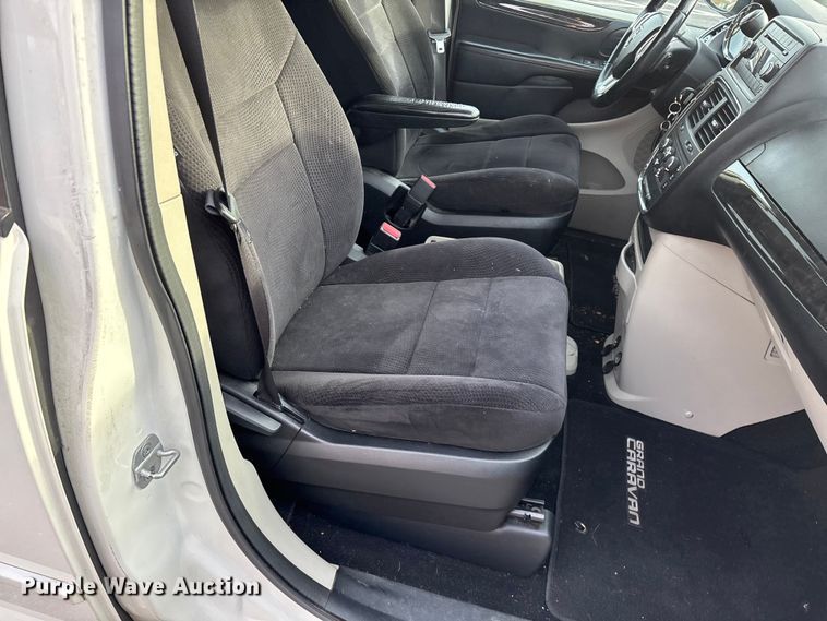 image for item FG0099 2013 Dodge Grand Caravan van