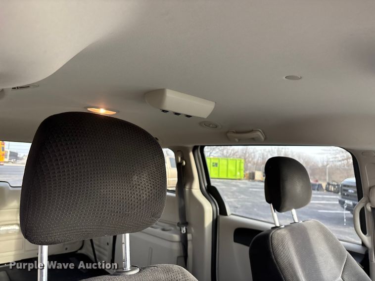 image for item FG0099 2013 Dodge Grand Caravan van