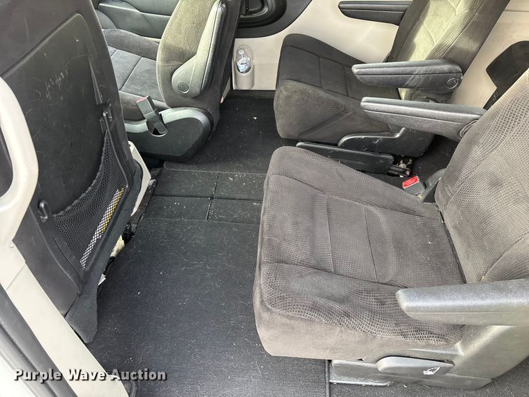 image for item FG0099 2013 Dodge Grand Caravan van