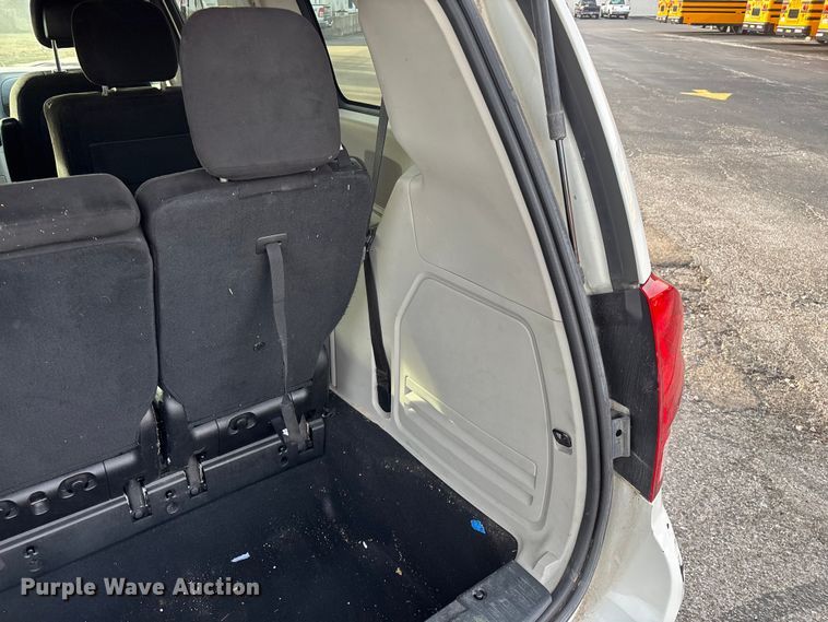 image for item FG0099 2013 Dodge Grand Caravan van