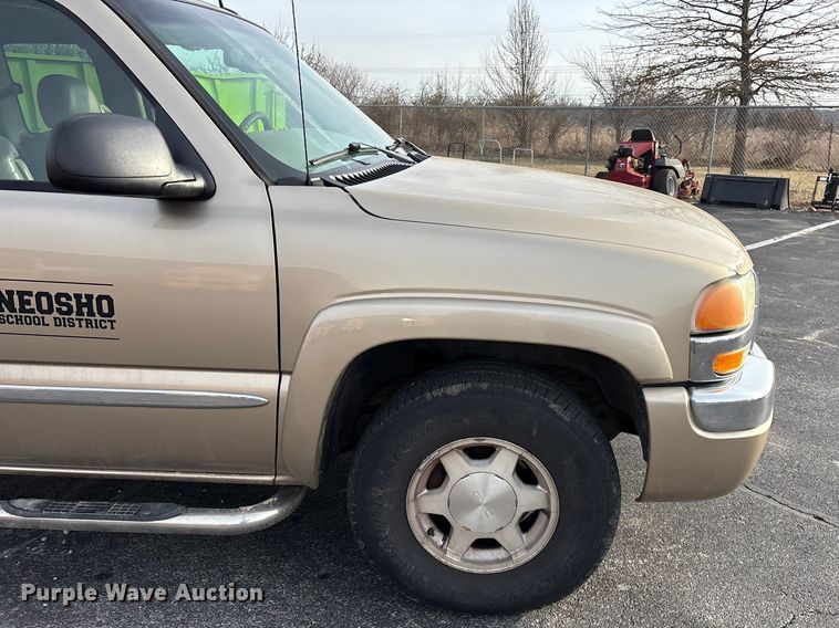 image for item FG0100 2004 GMC Sierra 1500 Ext. Cab pickup truck