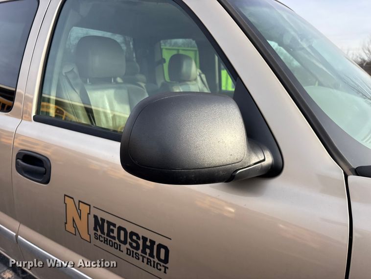 image for item FG0100 2004 GMC Sierra 1500 Ext. Cab pickup truck