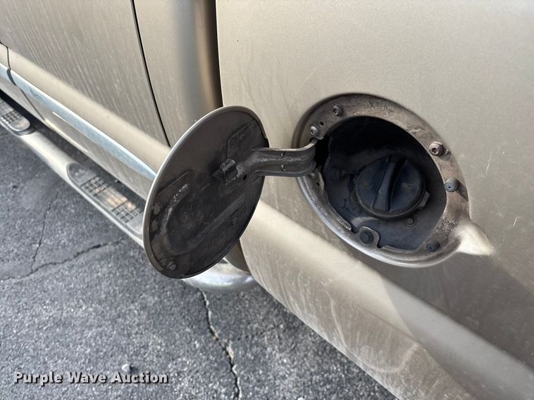 image for item FG0100 2004 GMC Sierra 1500 Ext. Cab pickup truck