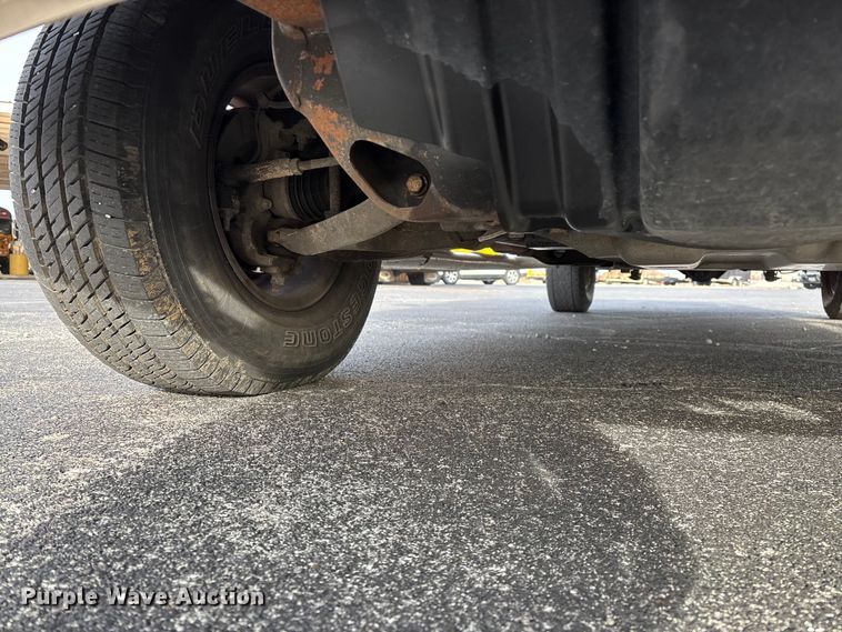 image for item FG0100 2004 GMC Sierra 1500 Ext. Cab pickup truck