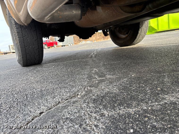 image for item FG0100 2004 GMC Sierra 1500 Ext. Cab pickup truck