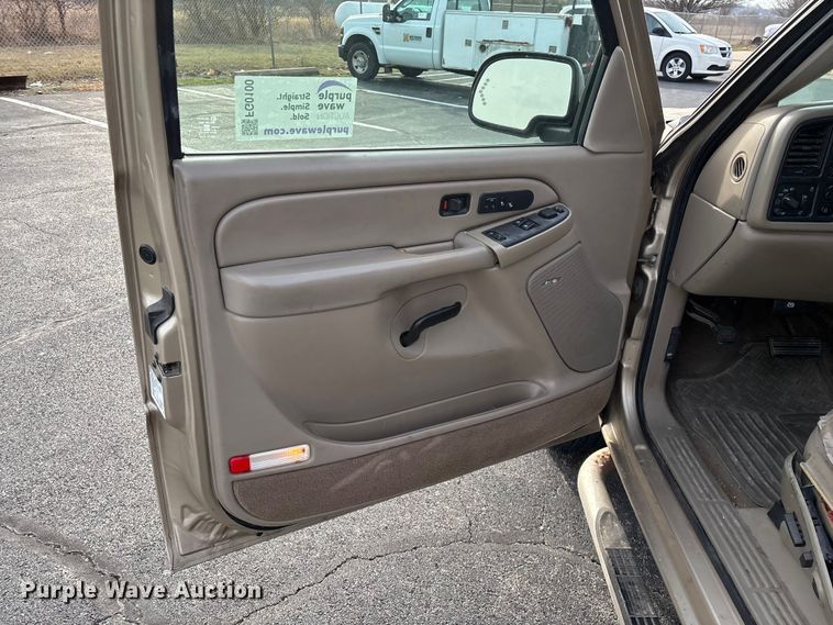 image for item FG0100 2004 GMC Sierra 1500 Ext. Cab pickup truck