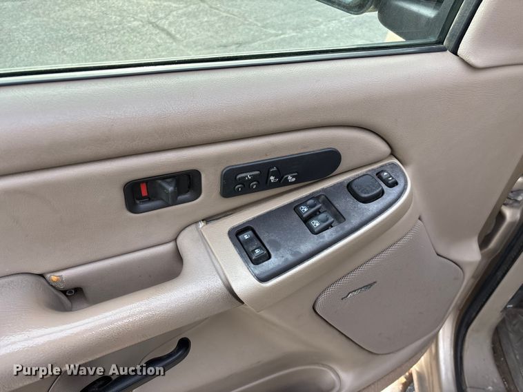 image for item FG0100 2004 GMC Sierra 1500 Ext. Cab pickup truck