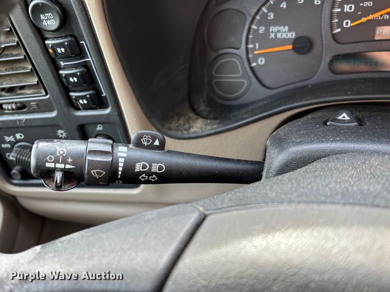 image for item FG0100 2004 GMC Sierra 1500 Ext. Cab pickup truck