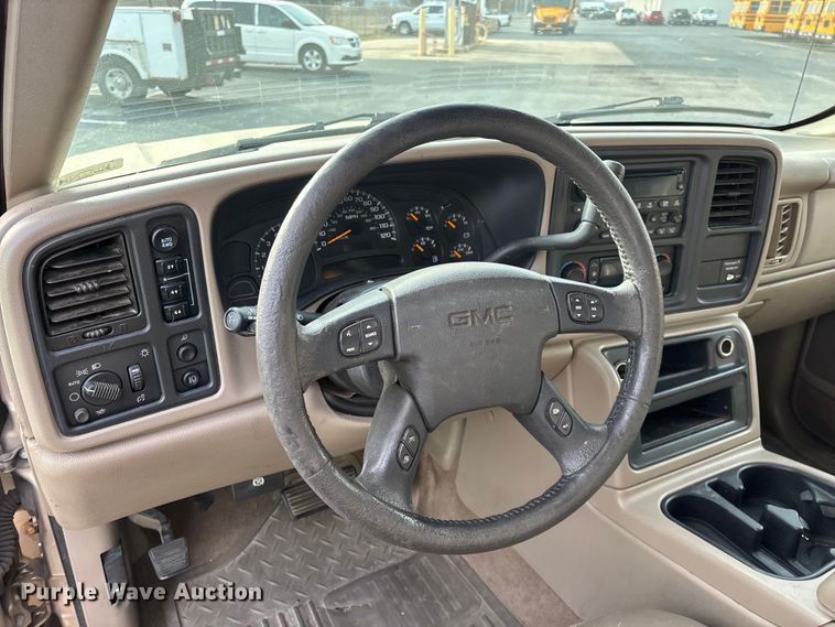 image for item FG0100 2004 GMC Sierra 1500 Ext. Cab pickup truck