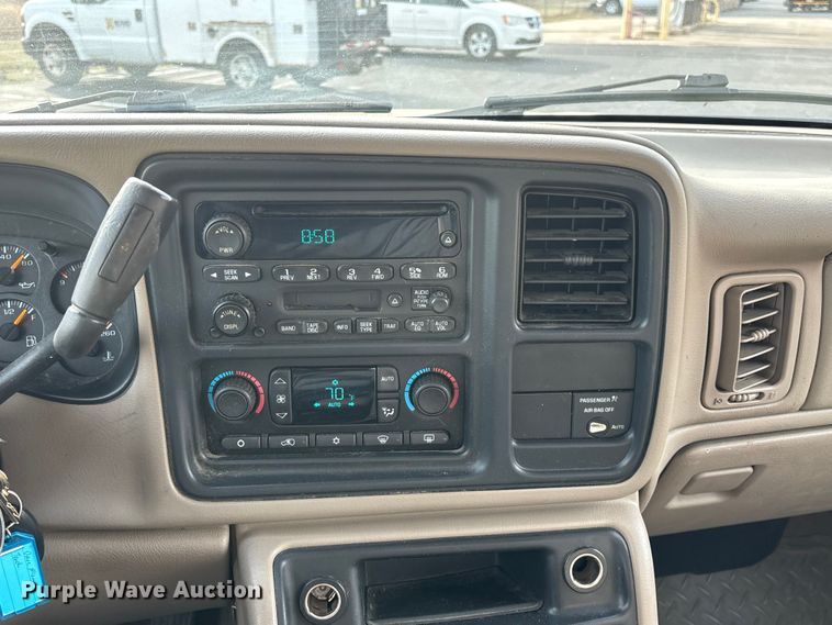 image for item FG0100 2004 GMC Sierra 1500 Ext. Cab pickup truck