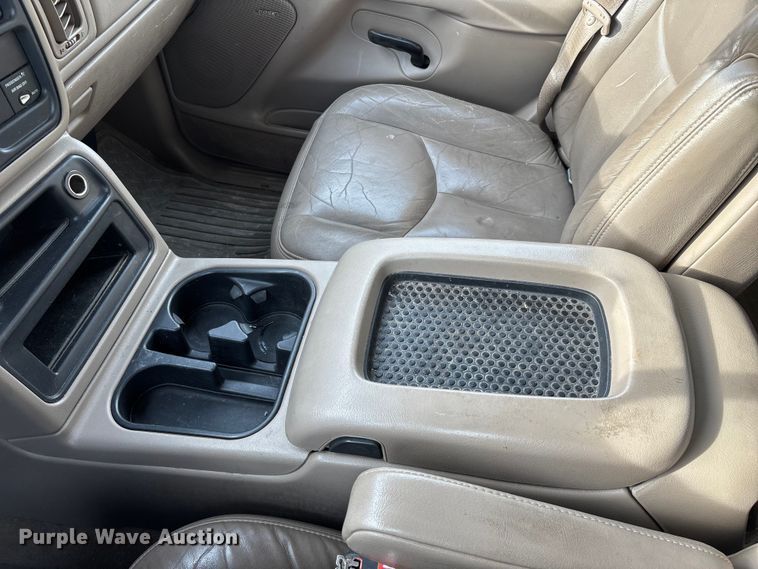 image for item FG0100 2004 GMC Sierra 1500 Ext. Cab pickup truck