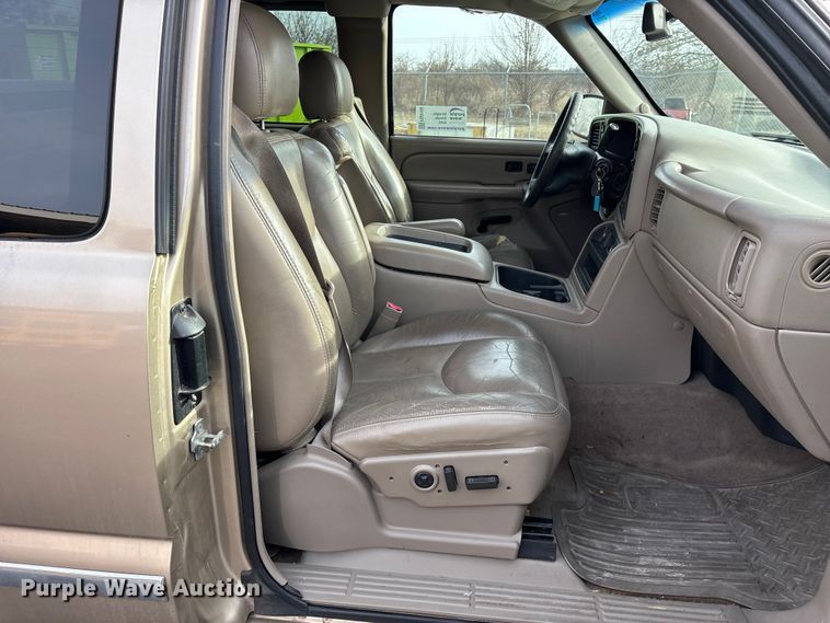 image for item FG0100 2004 GMC Sierra 1500 Ext. Cab pickup truck