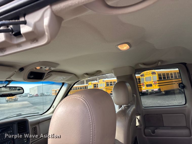 image for item FG0100 2004 GMC Sierra 1500 Ext. Cab pickup truck