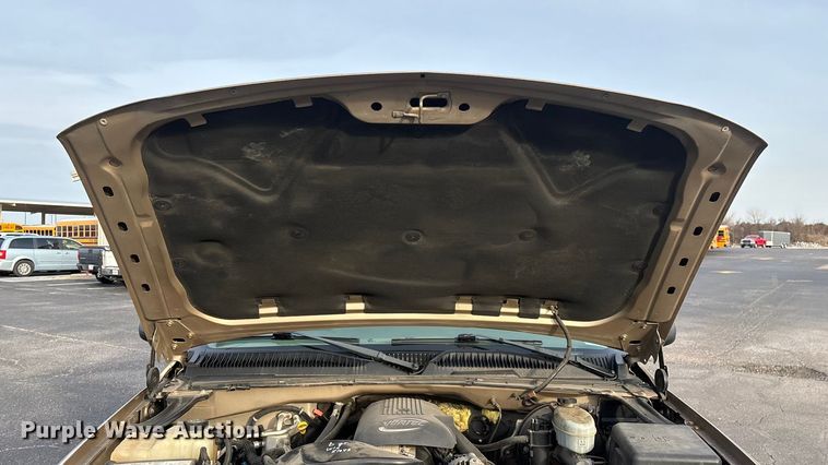 image for item FG0100 2004 GMC Sierra 1500 Ext. Cab pickup truck