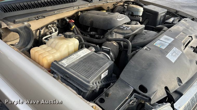 image for item FG0100 2004 GMC Sierra 1500 Ext. Cab pickup truck