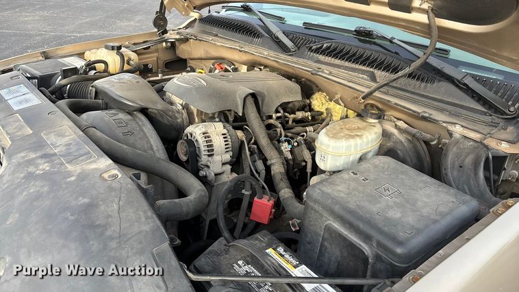 image for item FG0100 2004 GMC Sierra 1500 Ext. Cab pickup truck