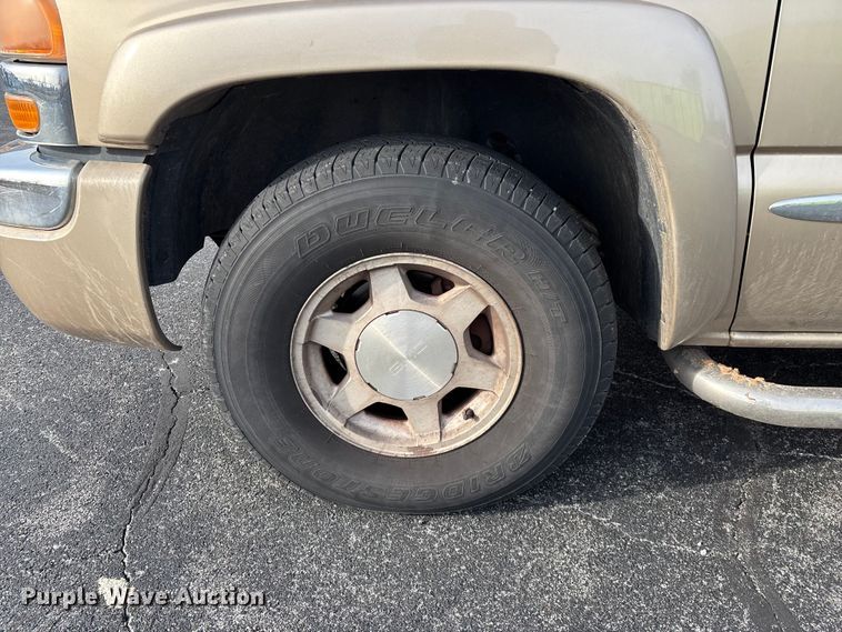 image for item FG0100 2004 GMC Sierra 1500 Ext. Cab pickup truck