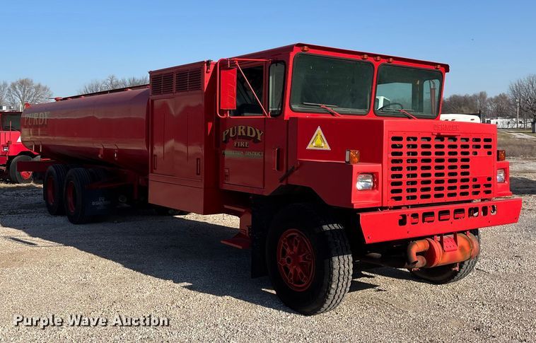 image for item FG0109 1990 Oshkosh pumper fire truck