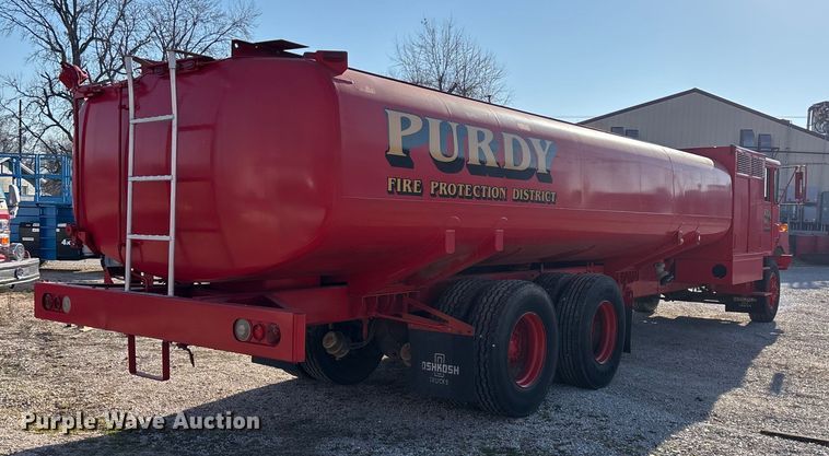 image for item FG0109 1990 Oshkosh pumper fire truck